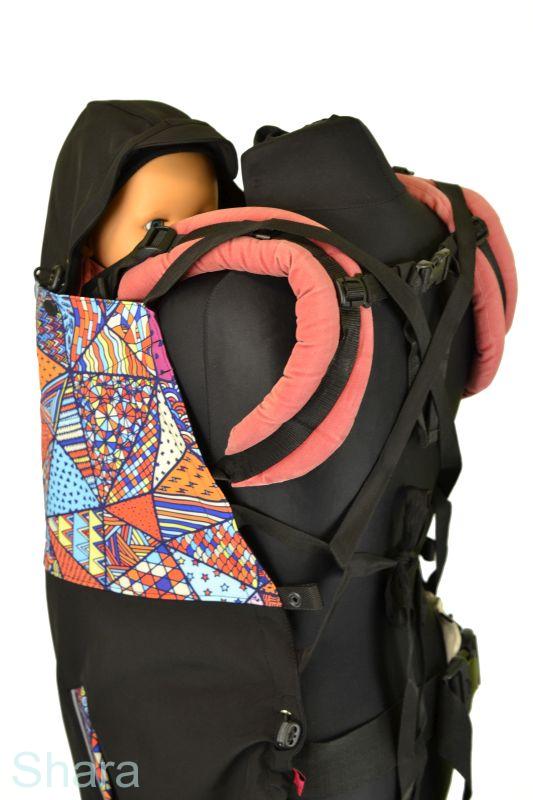 Nosící kapsa softshellová - černá/ bláznivé trojúhelníky SKLADEM