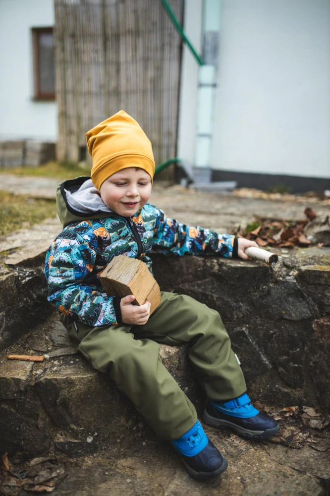Dětská softshellová kombinéza - oliva/horská zvířátka