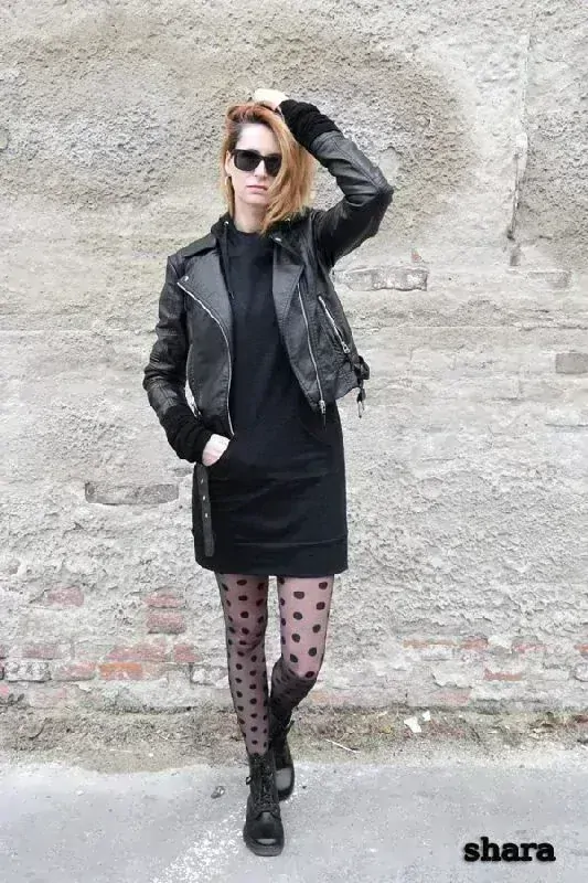 Dlouhá mikina Shara s kapucí - černá 