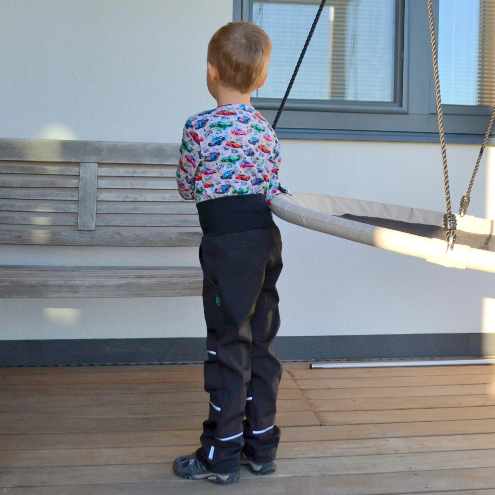 Dětské softshellové kalhoty - reflex v kolenou - černá