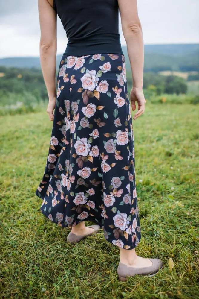 Těhotenská i běžná sukně - květy na černé