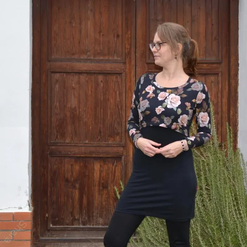 Mikinové šaty těhotenské i kojící Shara - černá/květy na černé